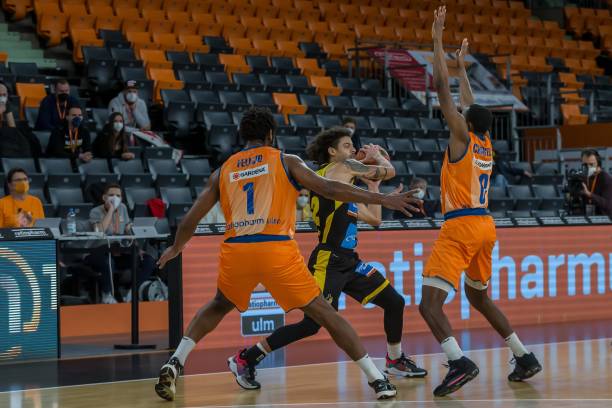 使得赵继伟 使得赵继伟