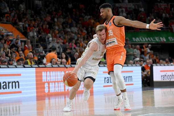 男篮的进攻 男篮的进攻